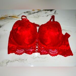 Red lace push-up